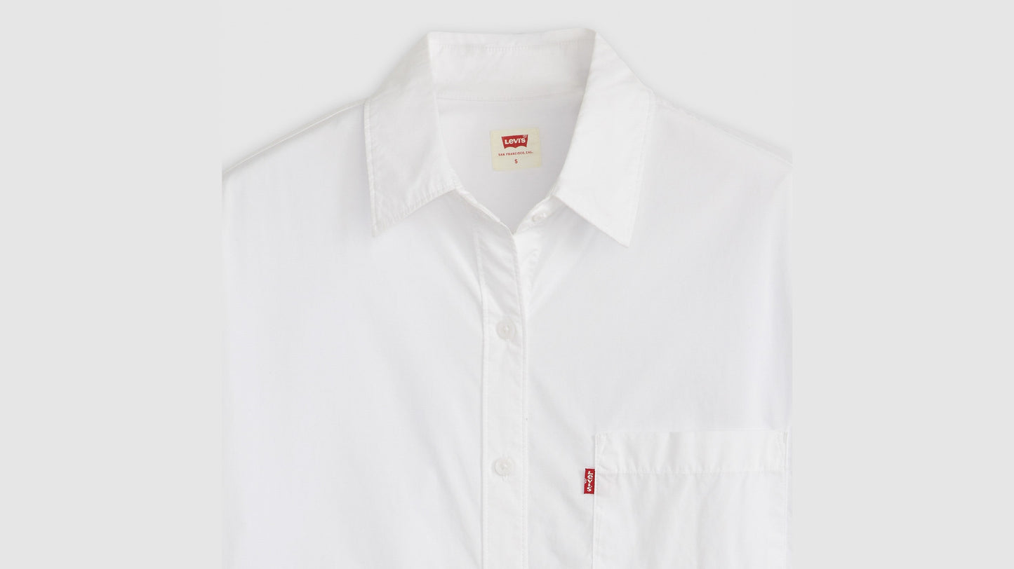 Close-up view Levi's womens white boyfriend shirt