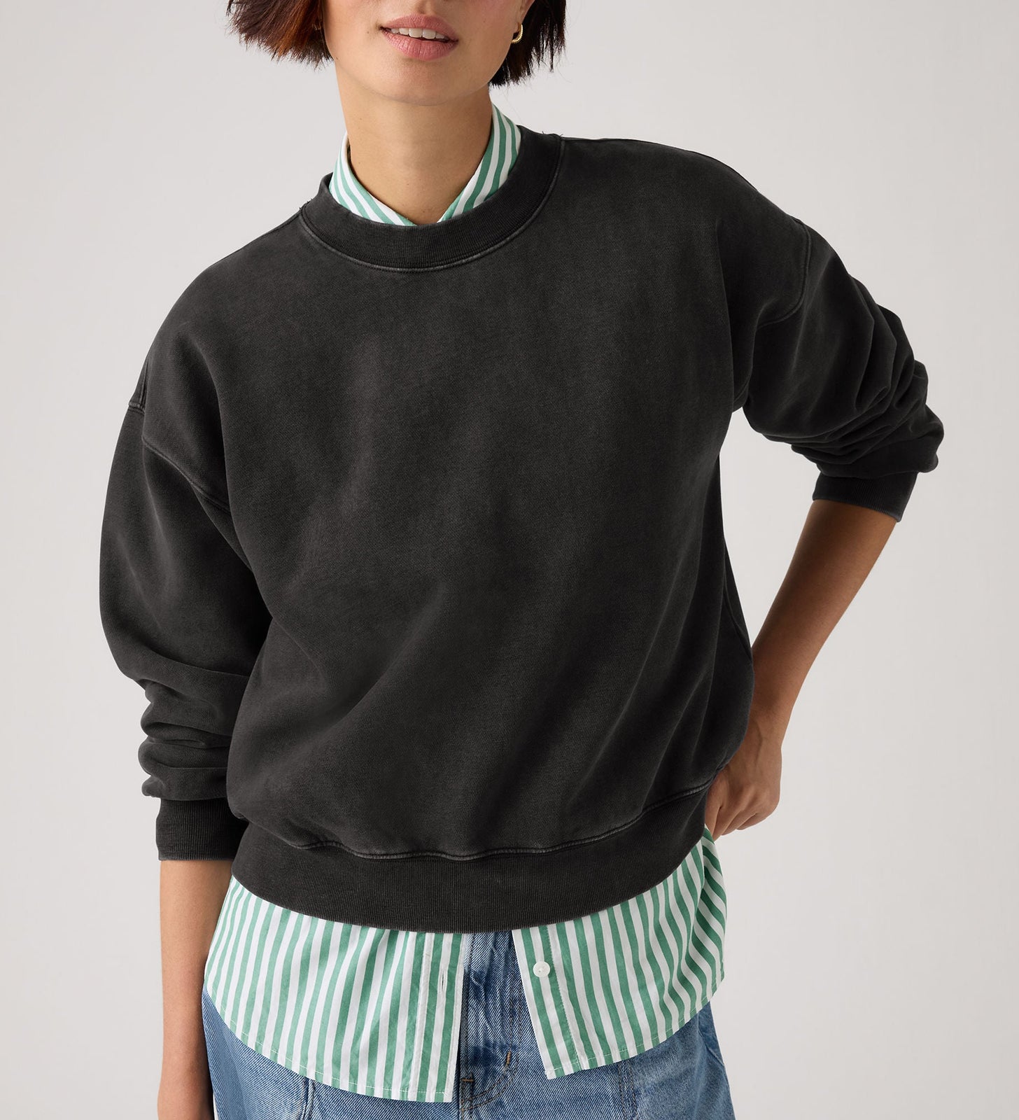 Main 4 - Levi's® Women's Vintage Boxy Sweatshirt - 005I90009