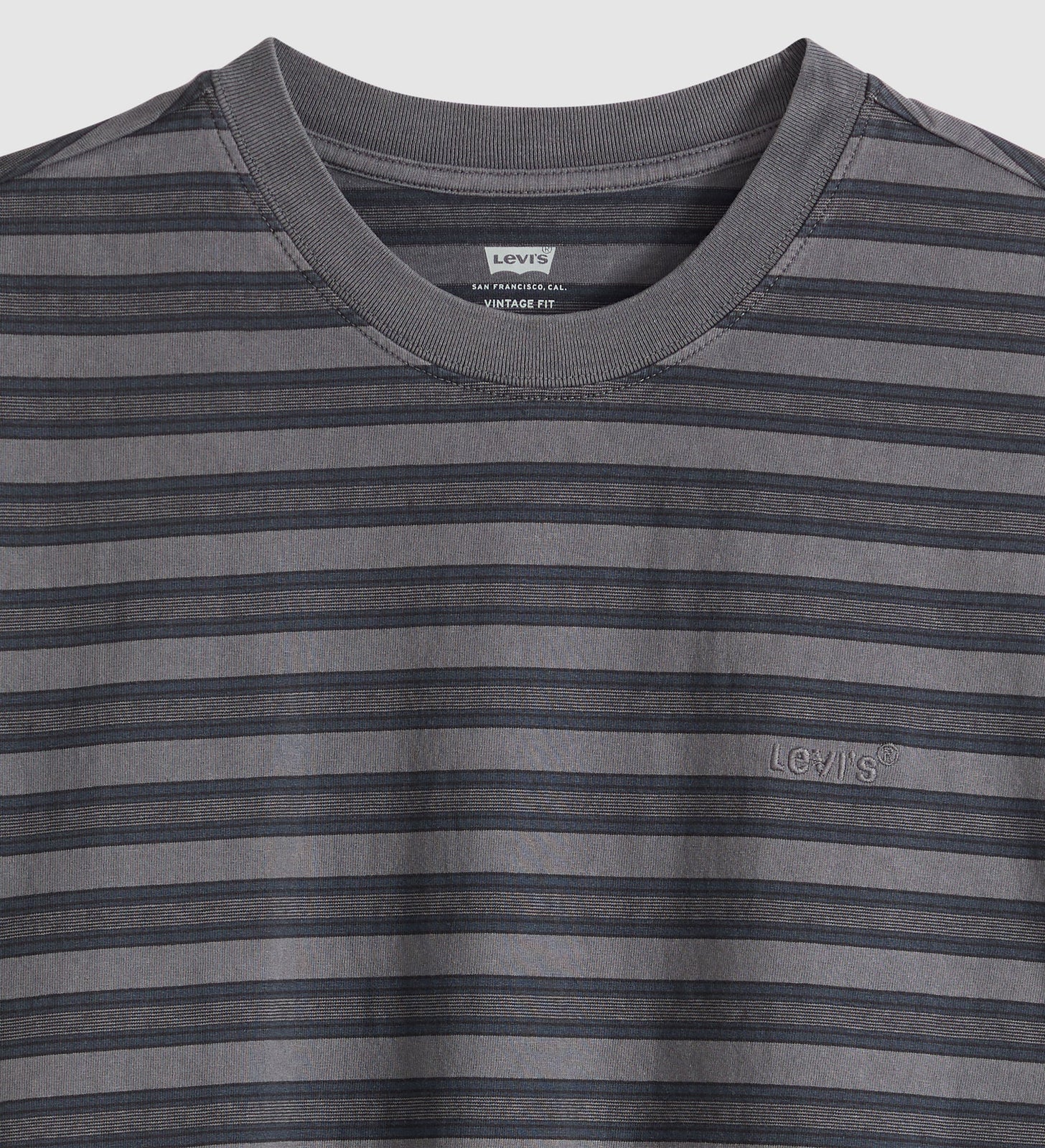 Main 6 - Levi's® Men's Red Tab Vintage T-Shirt - A06370191