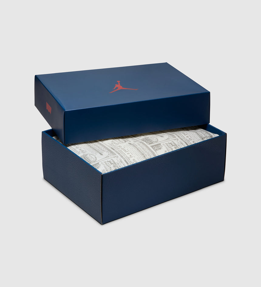 Main 14 - Air Jordan 3 x Levi’s®
Raw Indigo Denim Sneakers - 008M70000