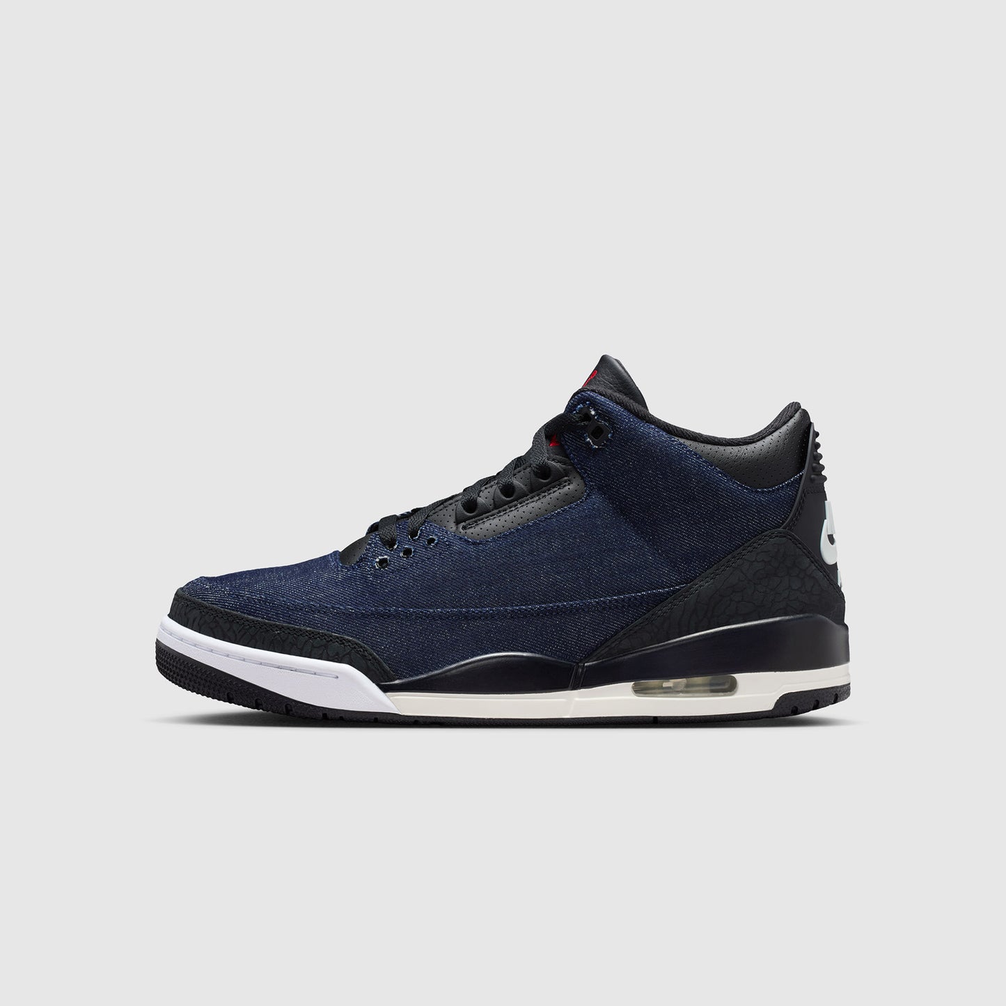 Air Jordan 3 x Levi’s®
Raw Indigo Denim Sneakers
