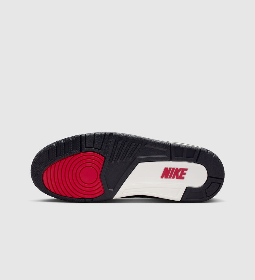 Main 11 - Air Jordan 3 x Levi’s®
Raw Indigo Denim Sneakers - 008M70000