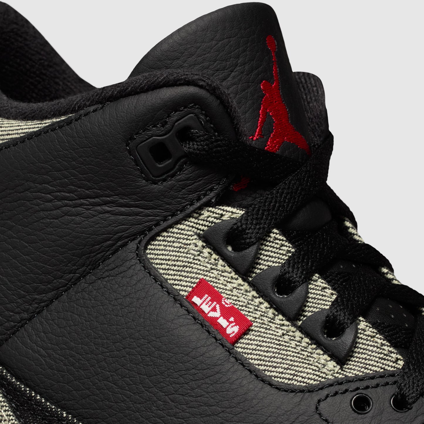Air Jordan 3 x Levi’s®
Black Denim Sneakers