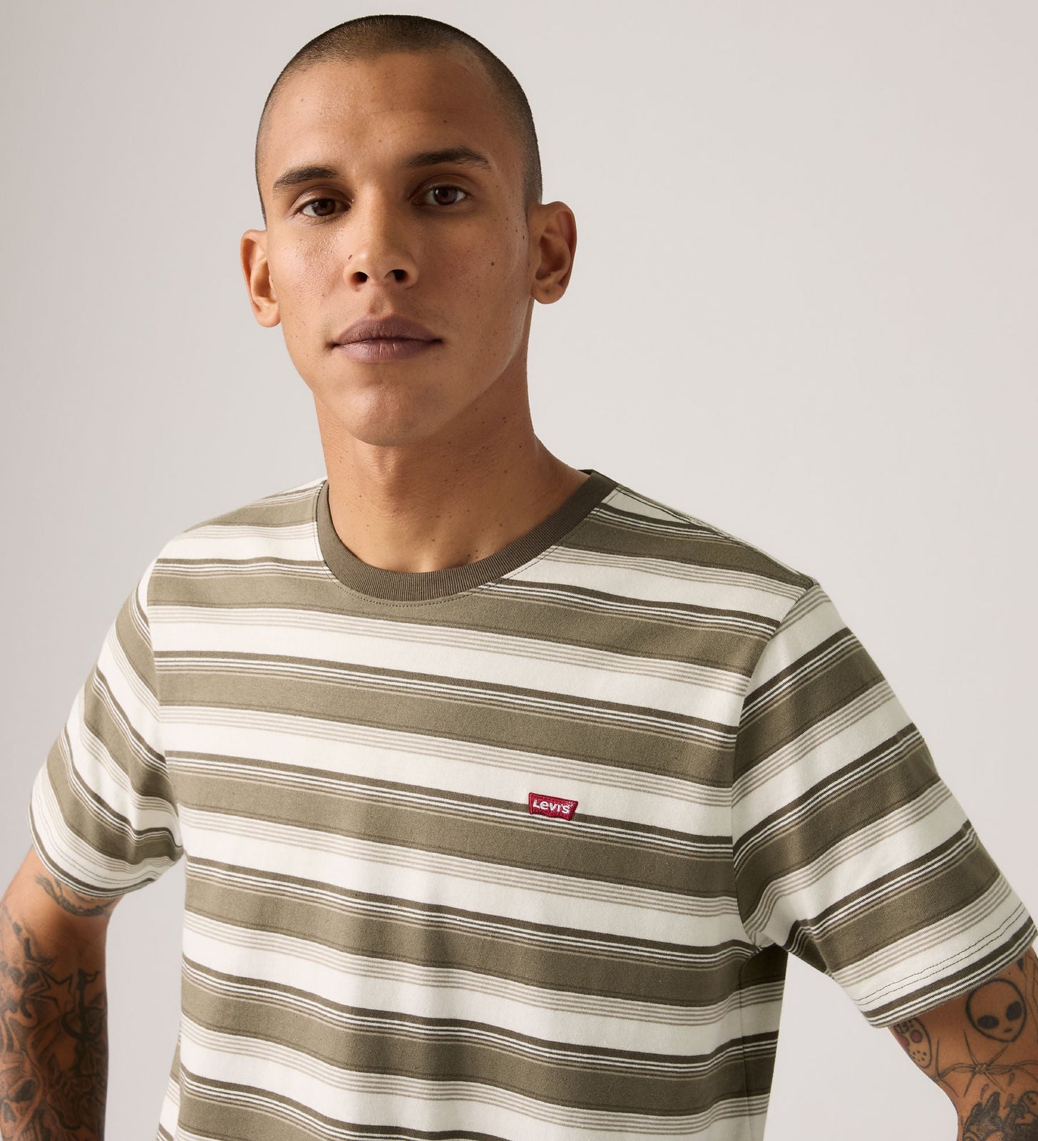Main 4 - Levi's® Men's Original Housemark T-Shirt - 566050306