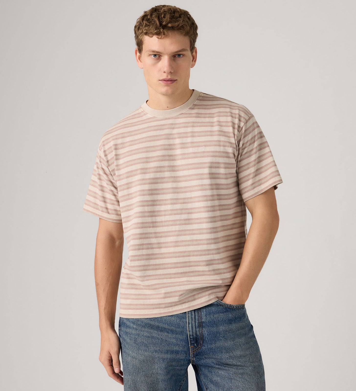 Main 3 - Levi's® Men's Red Tab Vintage T-Shirt - A06370190