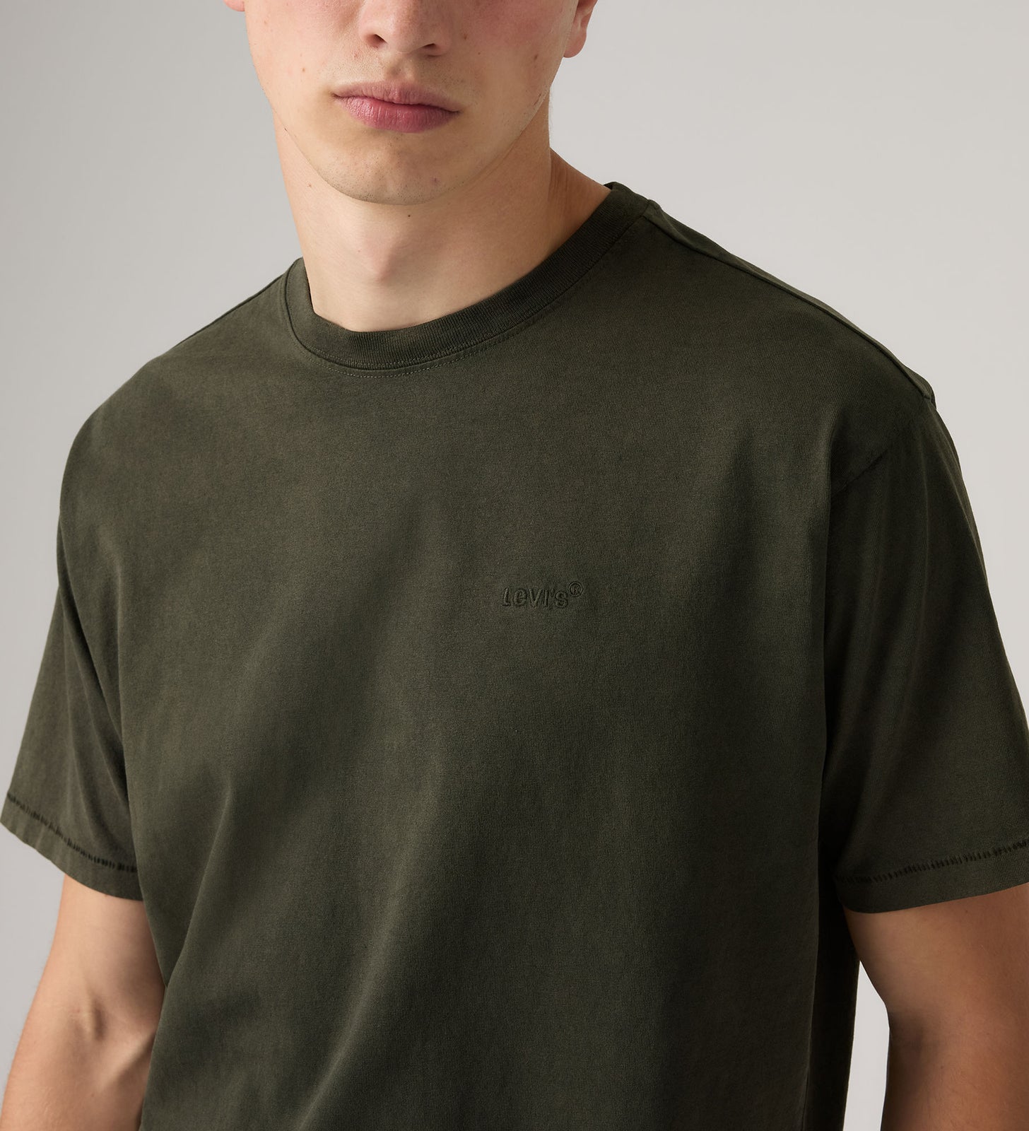 Main 4 - Levi's® Men's Red Tab Vintage T-Shirt - A06370210