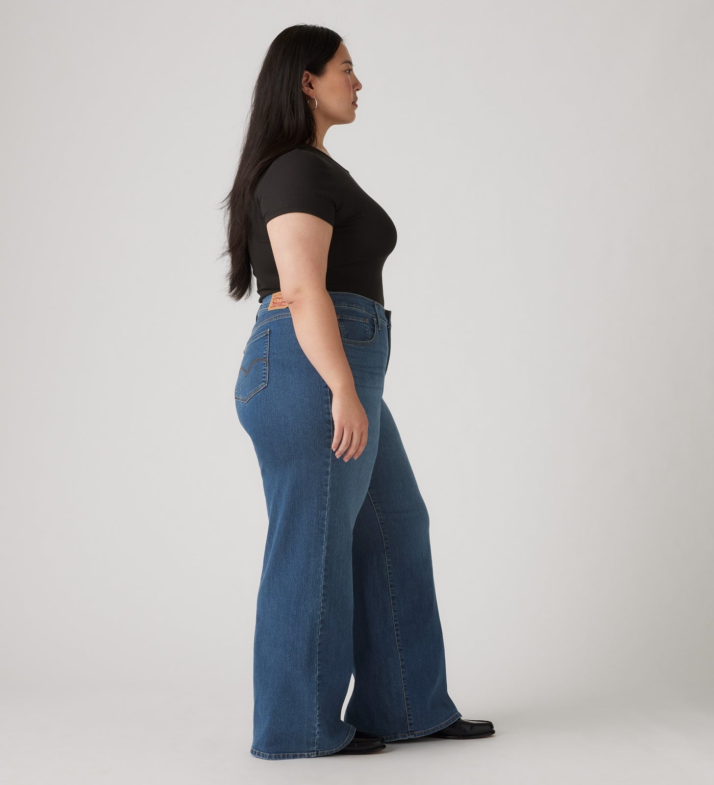 Main 3 - Levi's® Women's 318 Shaping Wide-Leg Jeans (Plus Size) - 0033F0000