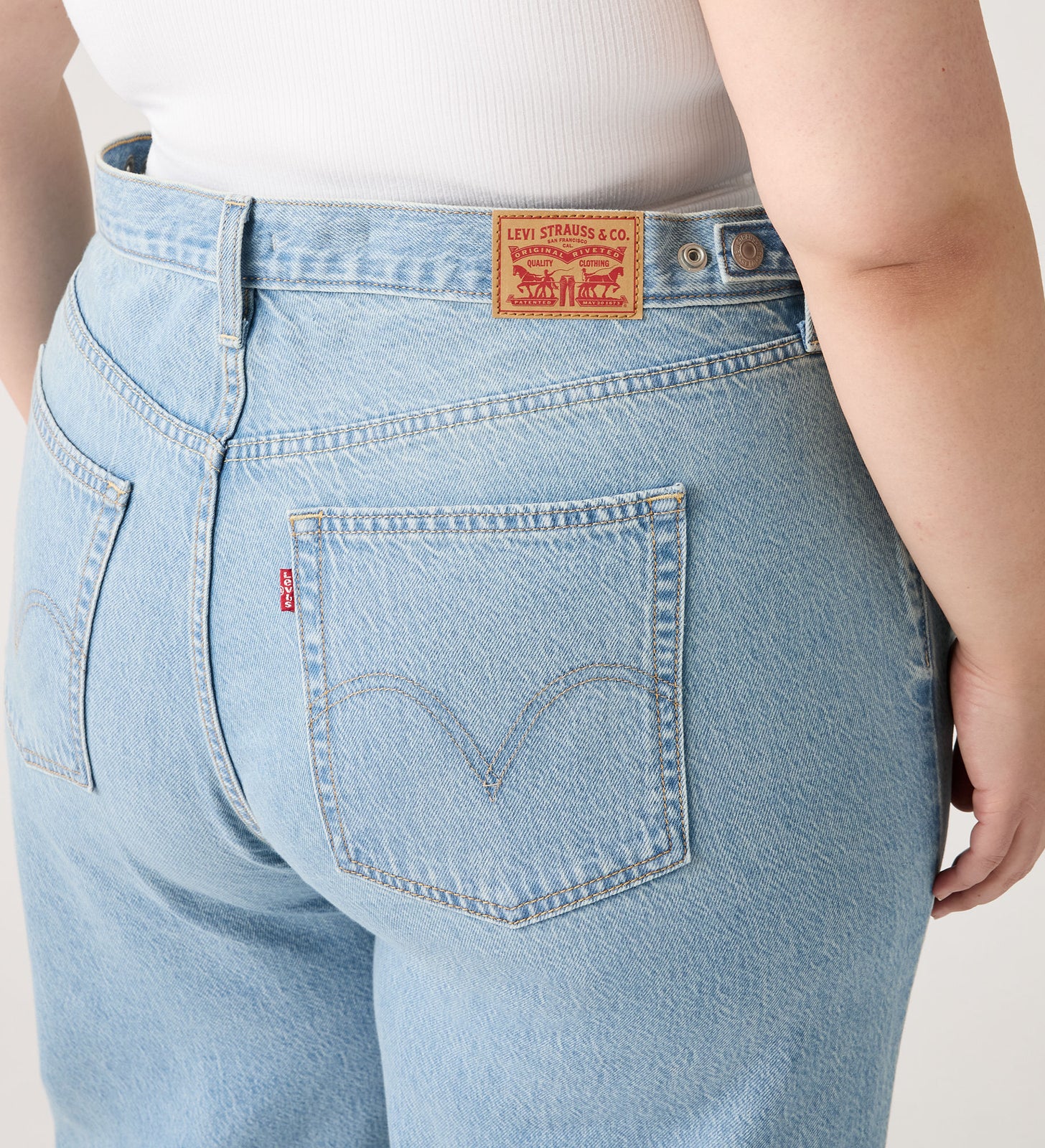 Main 5 - Levi's® Women's Cinch Baggy Jeans (Plus Size) - 008AM0001