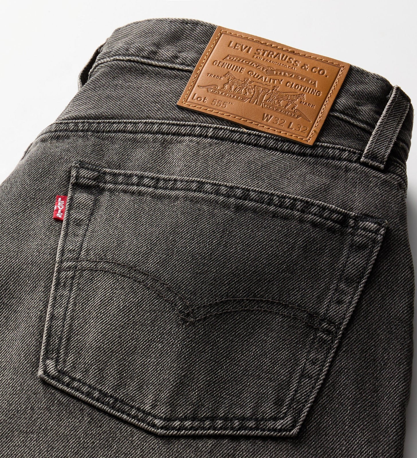 Main 7 - Levi's® Men's 555™ Relaxed Straight Jeans - 000LO0033