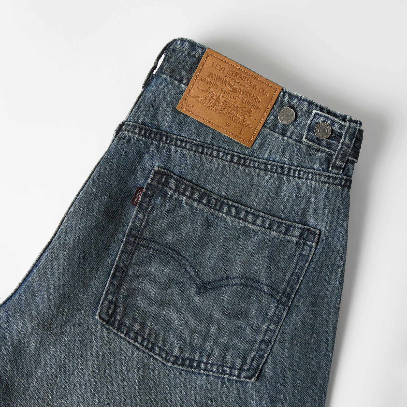 Main 7 - Levi's® Men's Baggy Barrel Jeans - 0057O0010