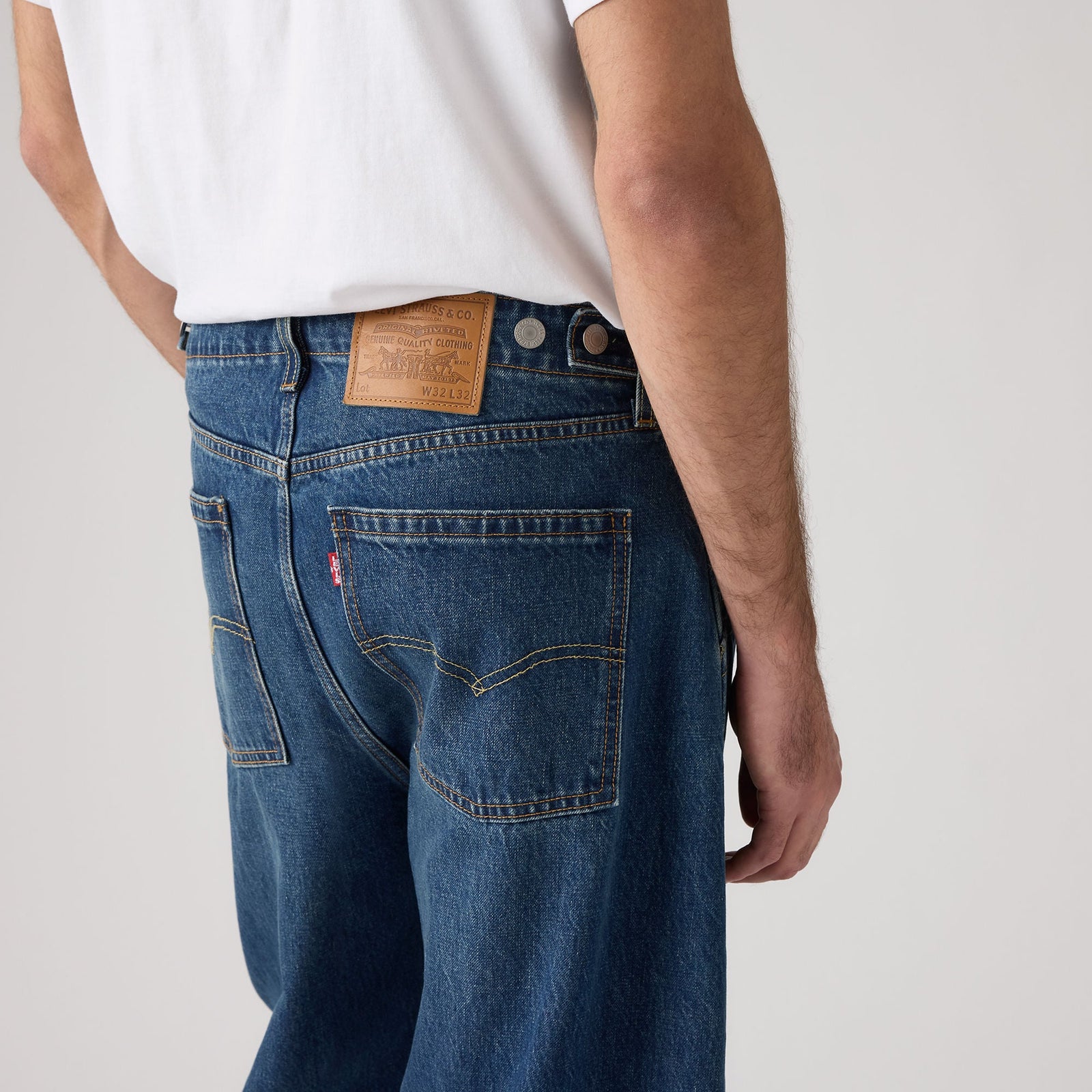 Main 6 - Levi's® Men's Baggy Barrel Jeans - 0057O0001