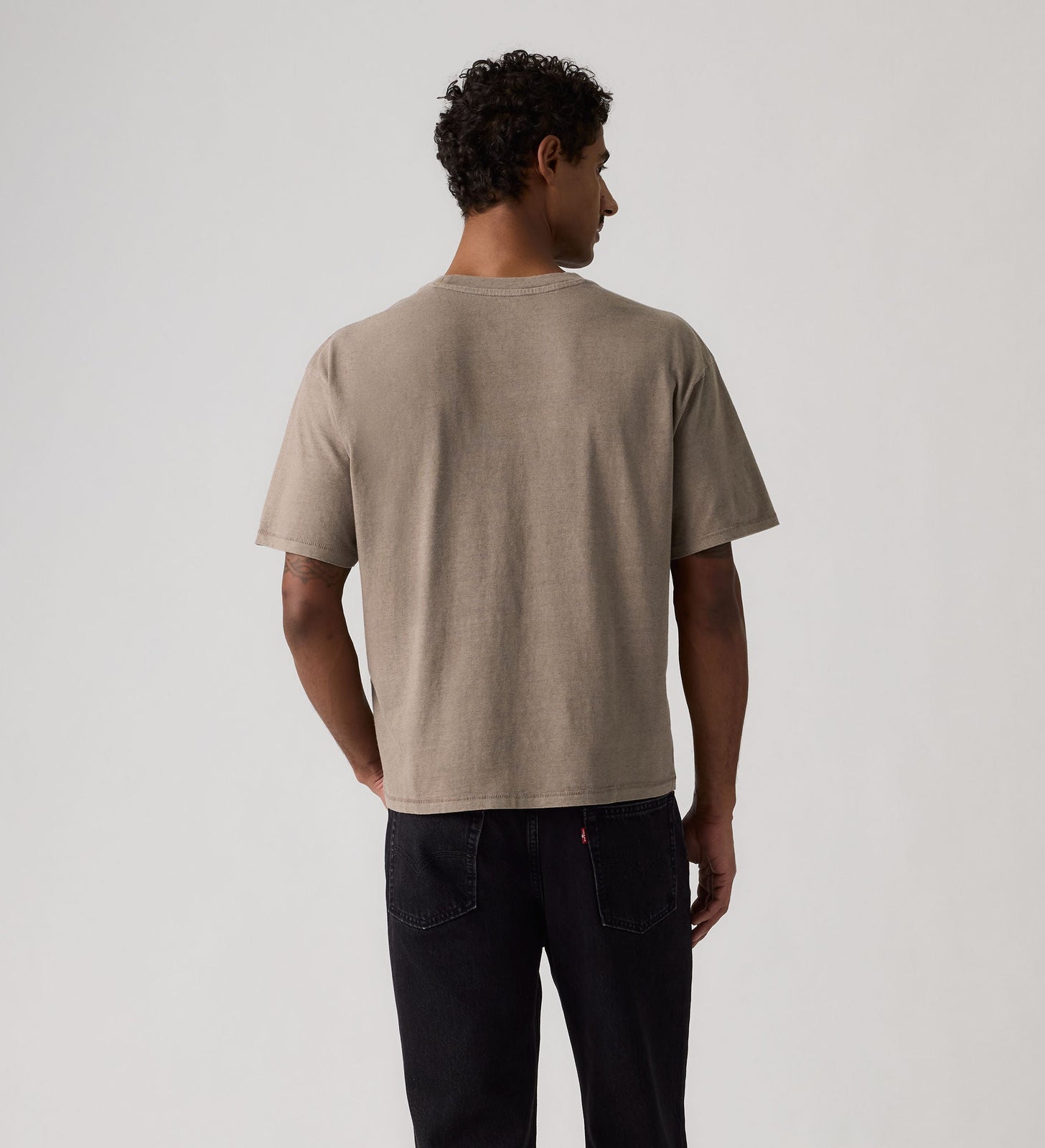 Main 2 - Levi's® Men's Boxy Short-Sleeve Tee - 0049F0020