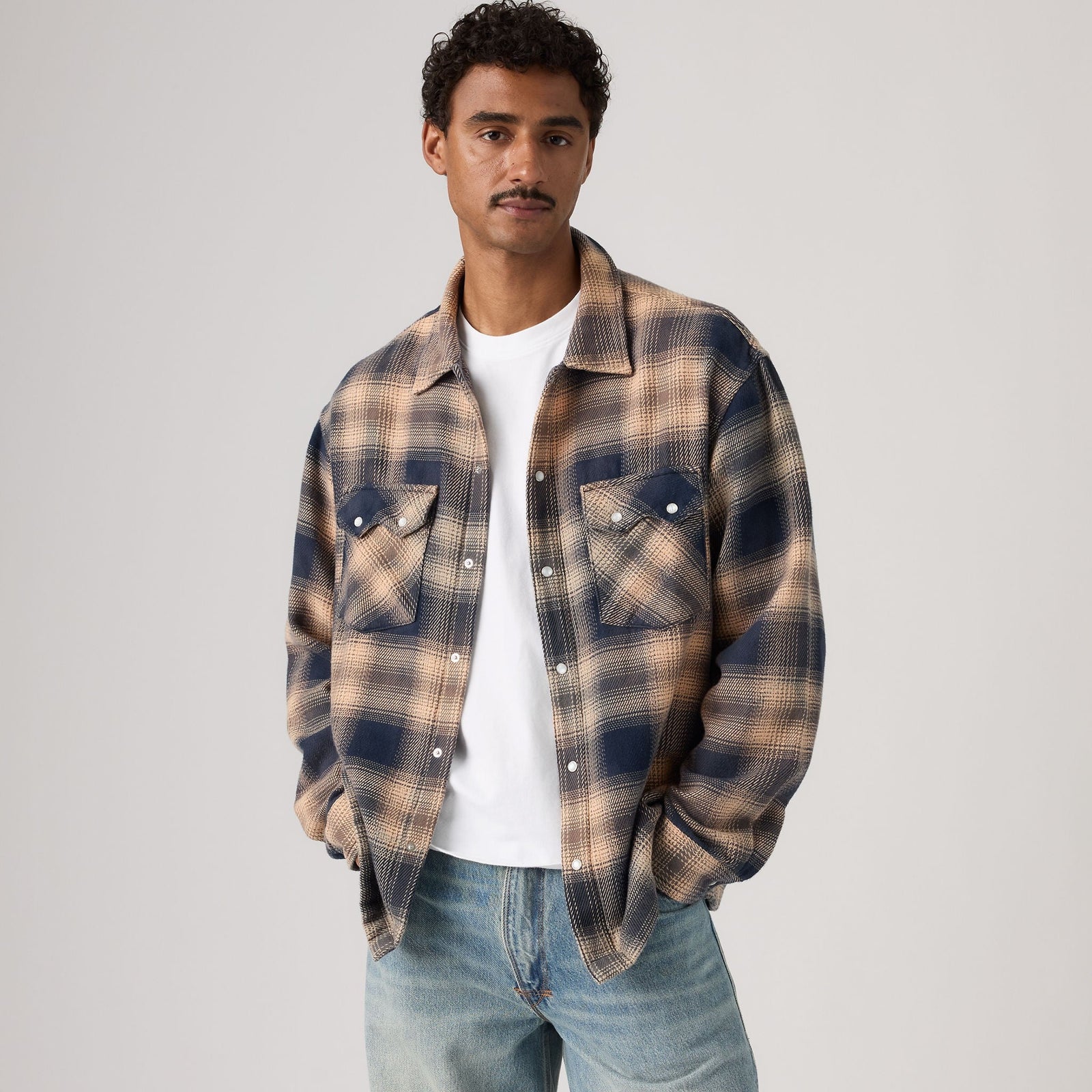 Main 1 - Levi's® Men's Long-Sleeve Boxy Western Shirt - 0085P0001