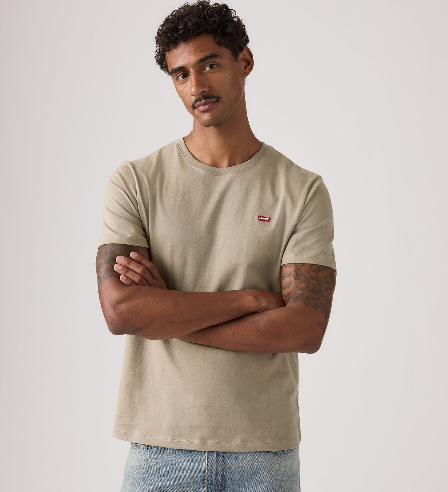 Main 3 - Levi's® Men's Original Housemark T-Shirt - 566050301