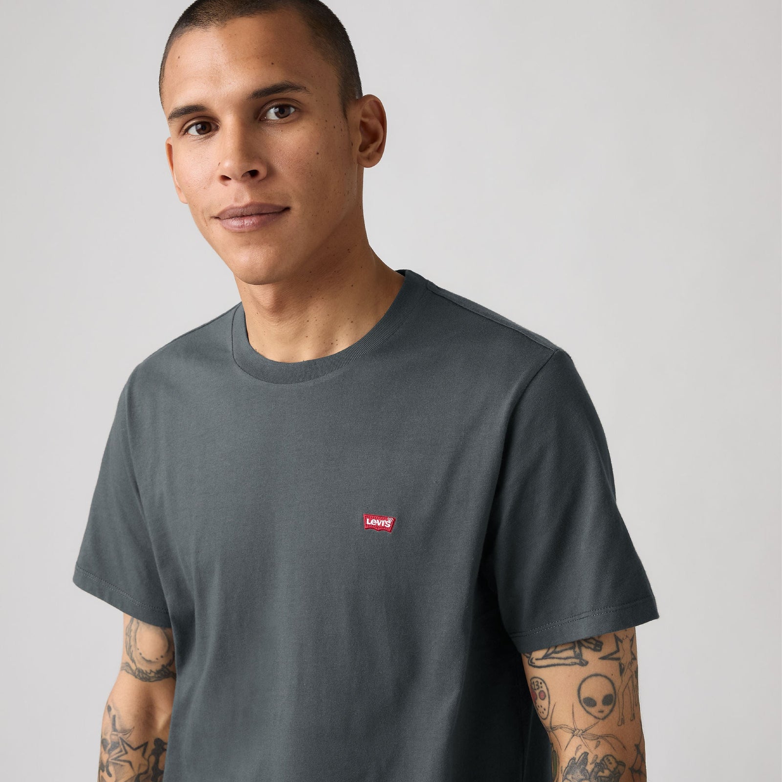 Main 4 - Levi's® Men's Original Housemark Tee - 566050319