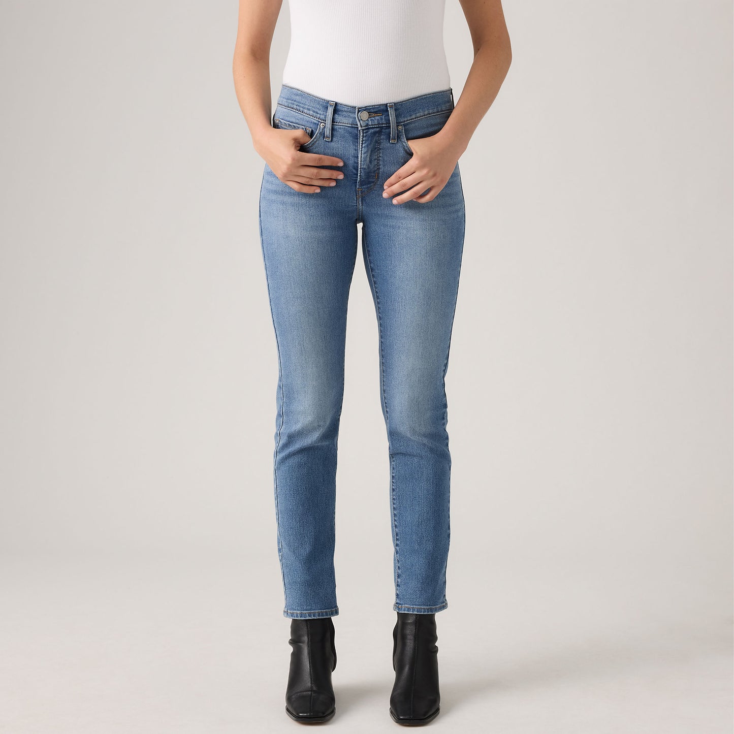 Levi’s® Women's 312 Shaping Slim Jeans