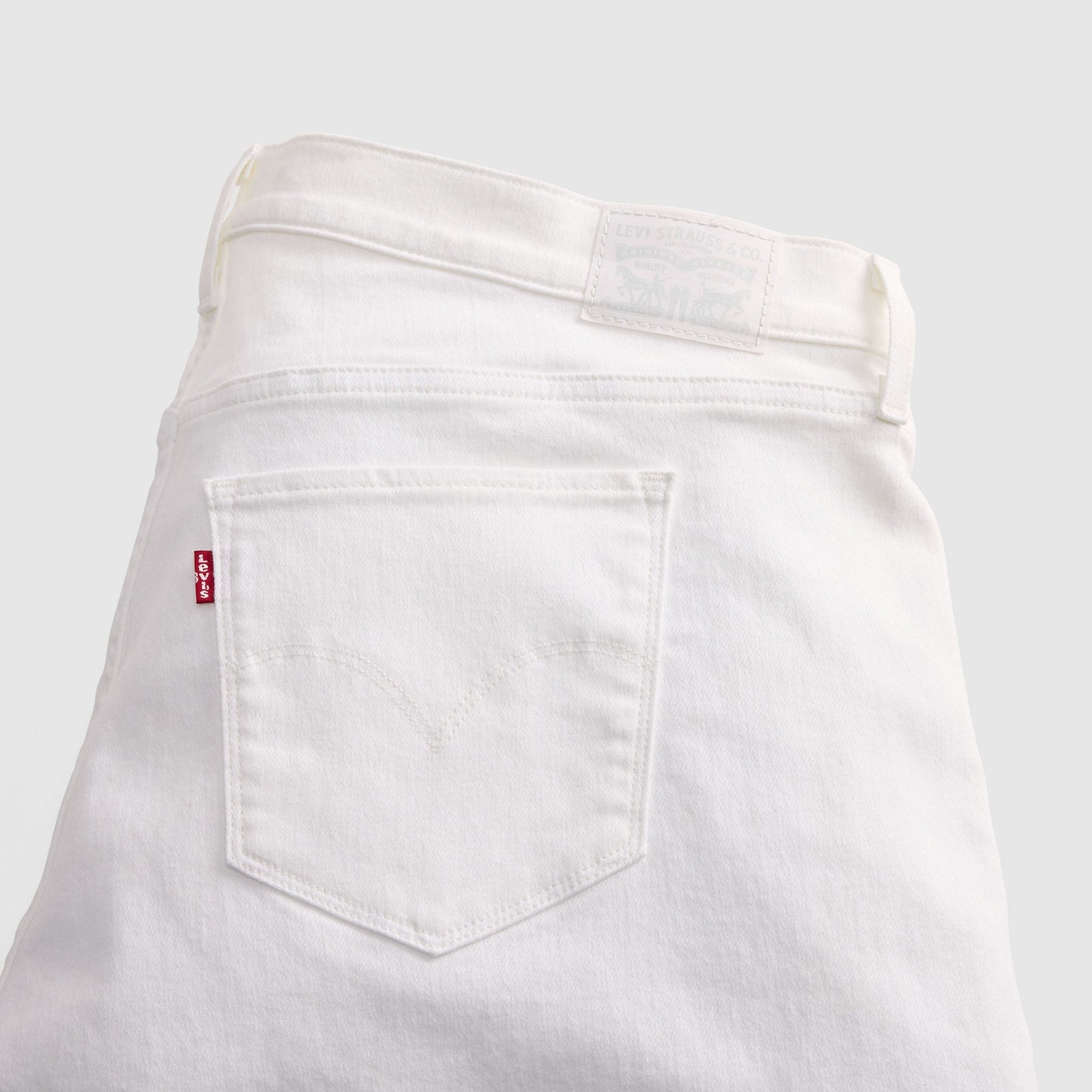 Main 7 - Levi's® Women's 318 Shaping Wide-Leg (Plus Size) - 0033F0003