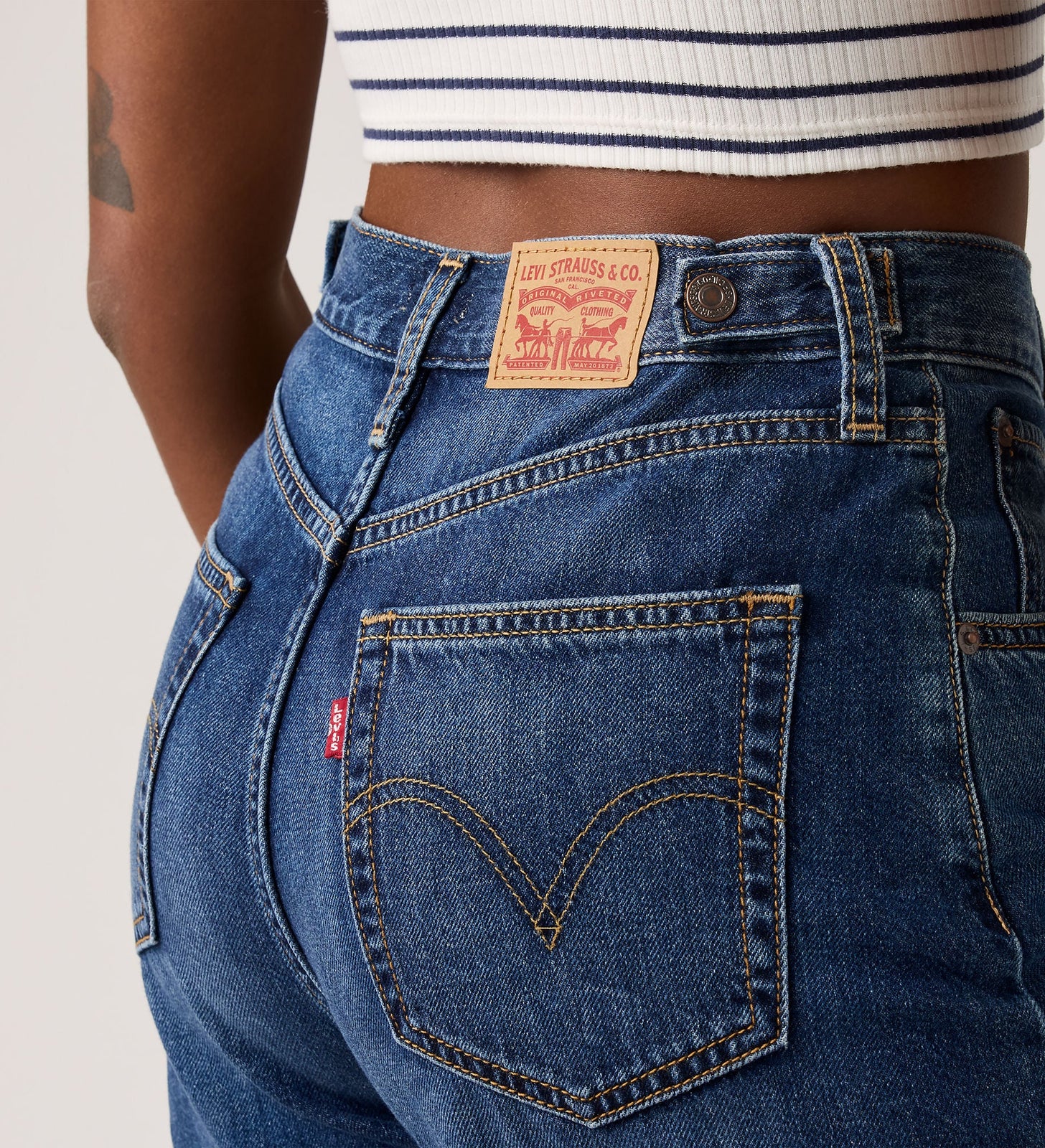 Main 7 - Levi's® Women's Cinch Mid-Thigh Shorts - 003KI0021