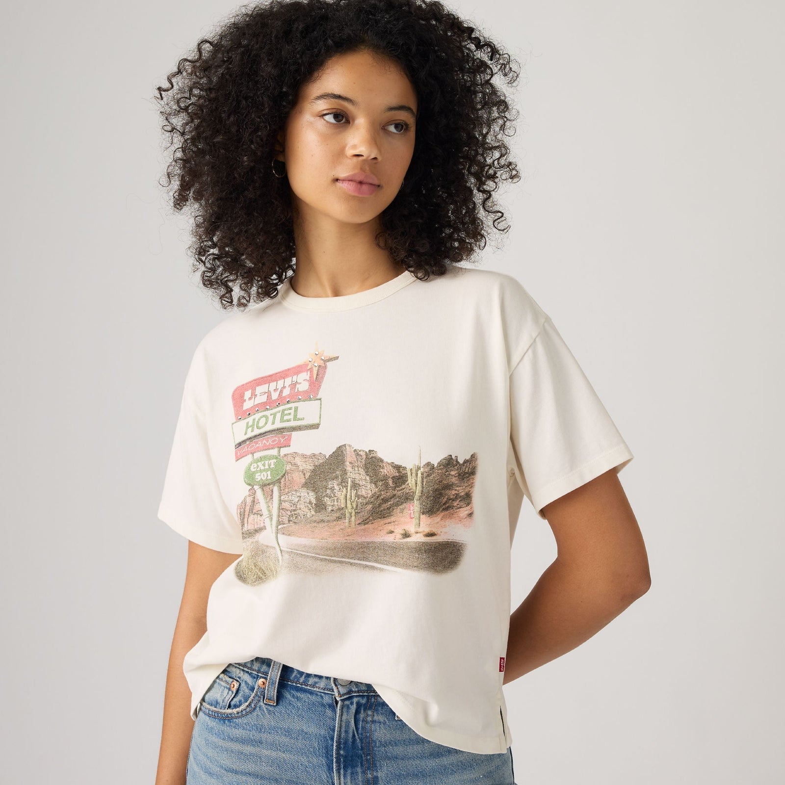Main 1 - Levi's® Women's Graphic Vintage Short-Sleeve Tee - 005OY0061