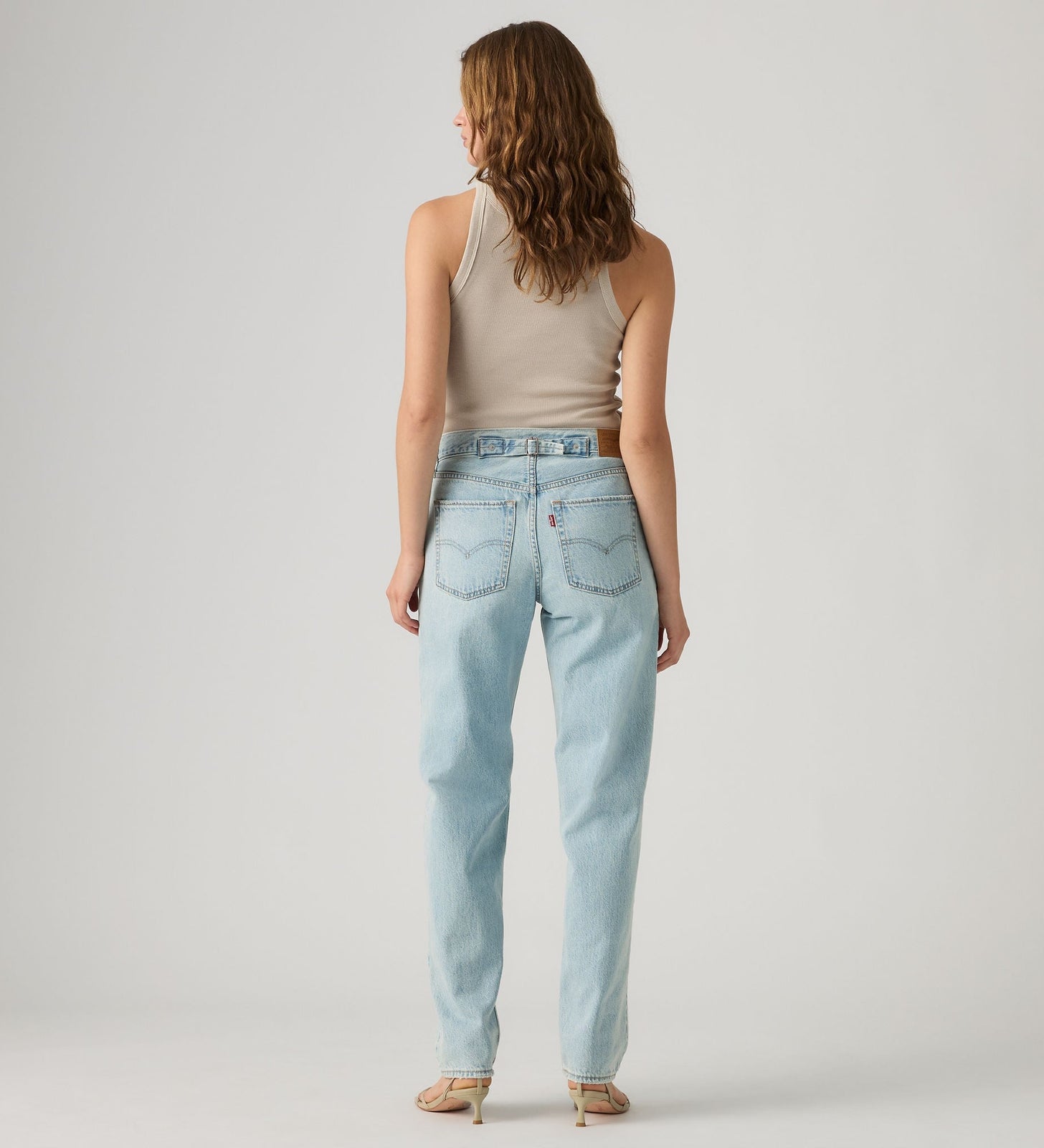 Main 2 - Levi's® Women's Loose Taper Jeans - 0083N0007