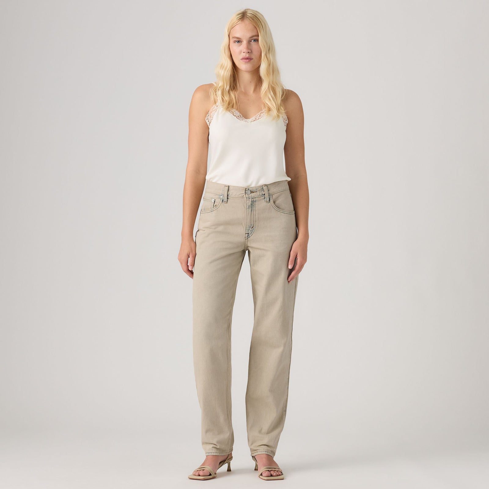 Main 2 - Levi's® Women's Loose Taper Jeans - 0083N0009