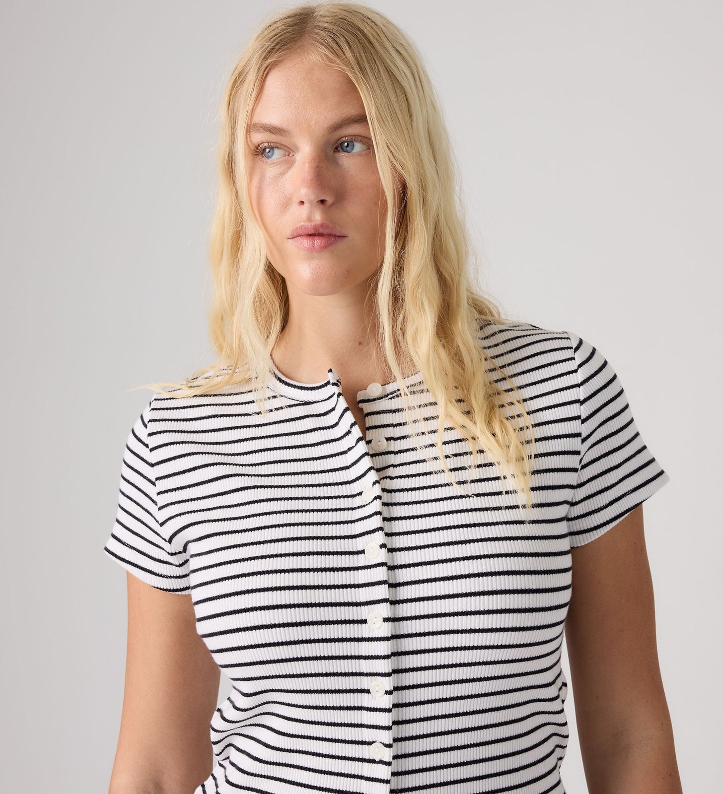 Main 4 - Levi's® Women's Rory Button Short-Sleeve Top - 0086M0003