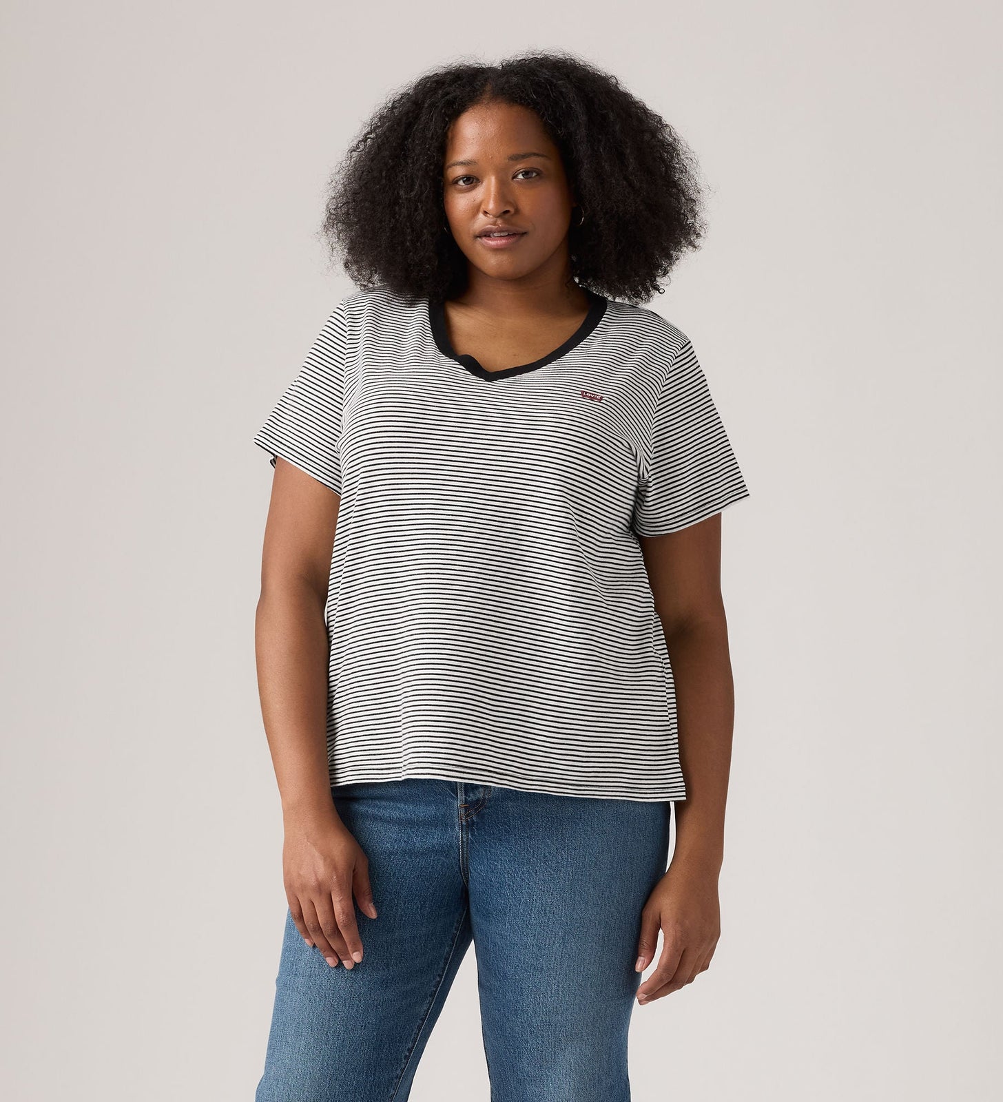 Main 1 - Levi's® Women's V-Neck T-Shirt (Plus Size) - A23230000